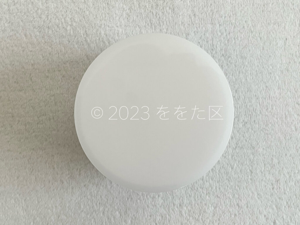 エニシングホワイト プレミアムモイスチャーのパッケージデザイン